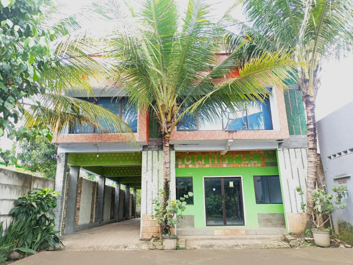 Oyo 90093 Dw Hotel Malang Ngoại thất bức ảnh