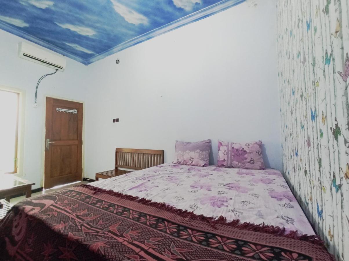 Oyo 90093 Dw Hotel Malang Ngoại thất bức ảnh
